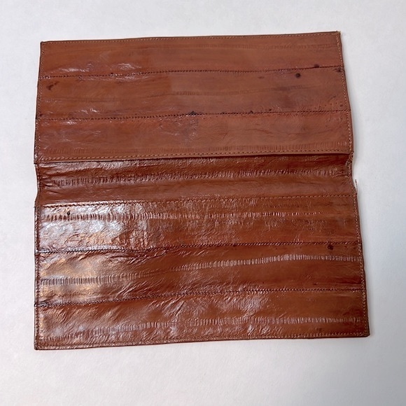 Eelskin checkbook cover and key case - Picture 3 of 8